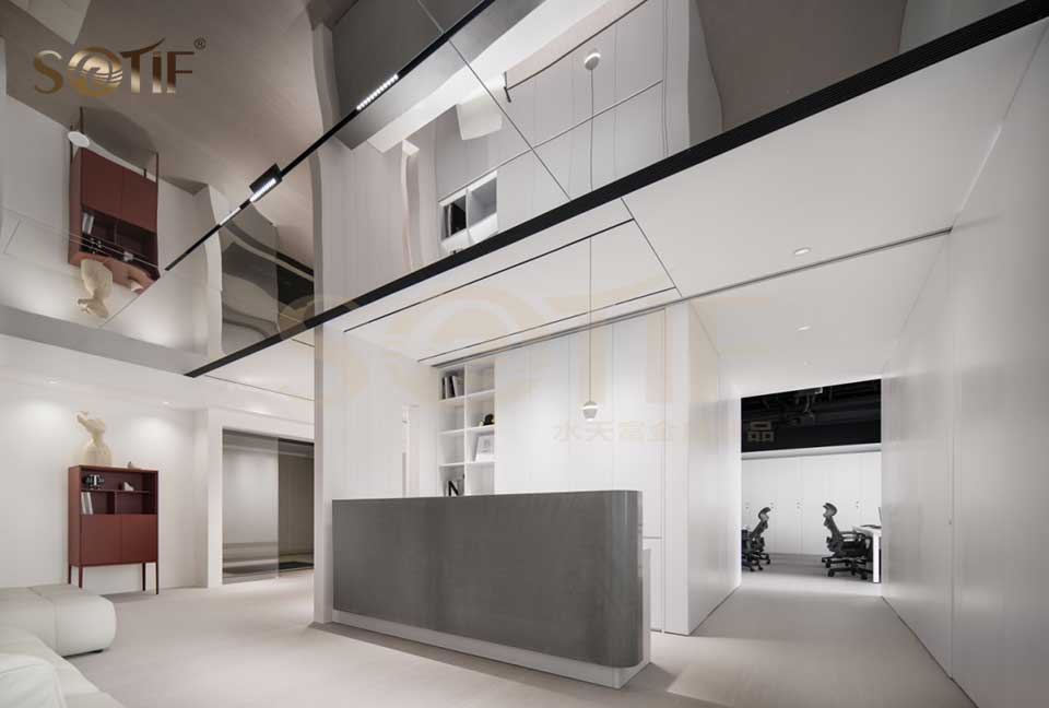 不銹鋼鏡面天花吊頂為什么深受設(shè)計(jì)師的喜愛